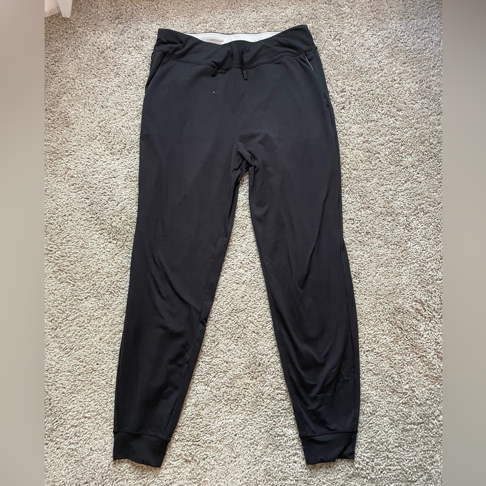 Carve Designs Farrow Jogger Black Leggings 7/8 length 
Size Small